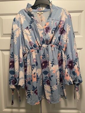 Kimi and Kai Light Blue Floral Empire Waist Tunic